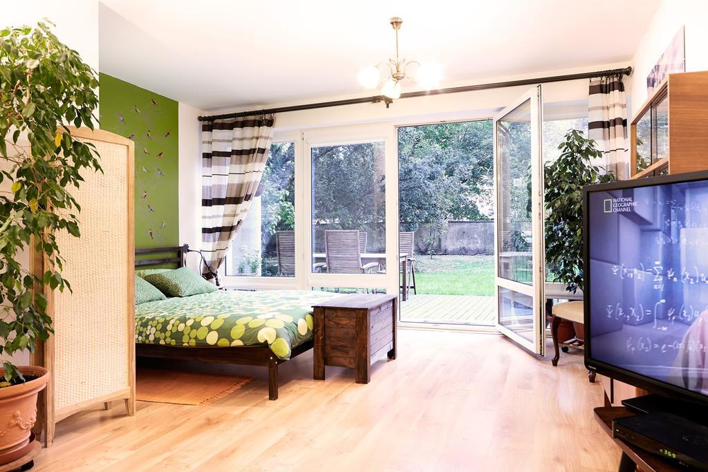 ורשה Lovely Garden Flat Near Royal Park חדר תמונה