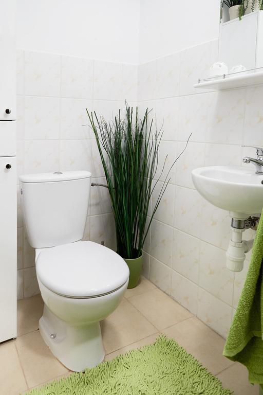 ורשה Lovely Garden Flat Near Royal Park חדר תמונה